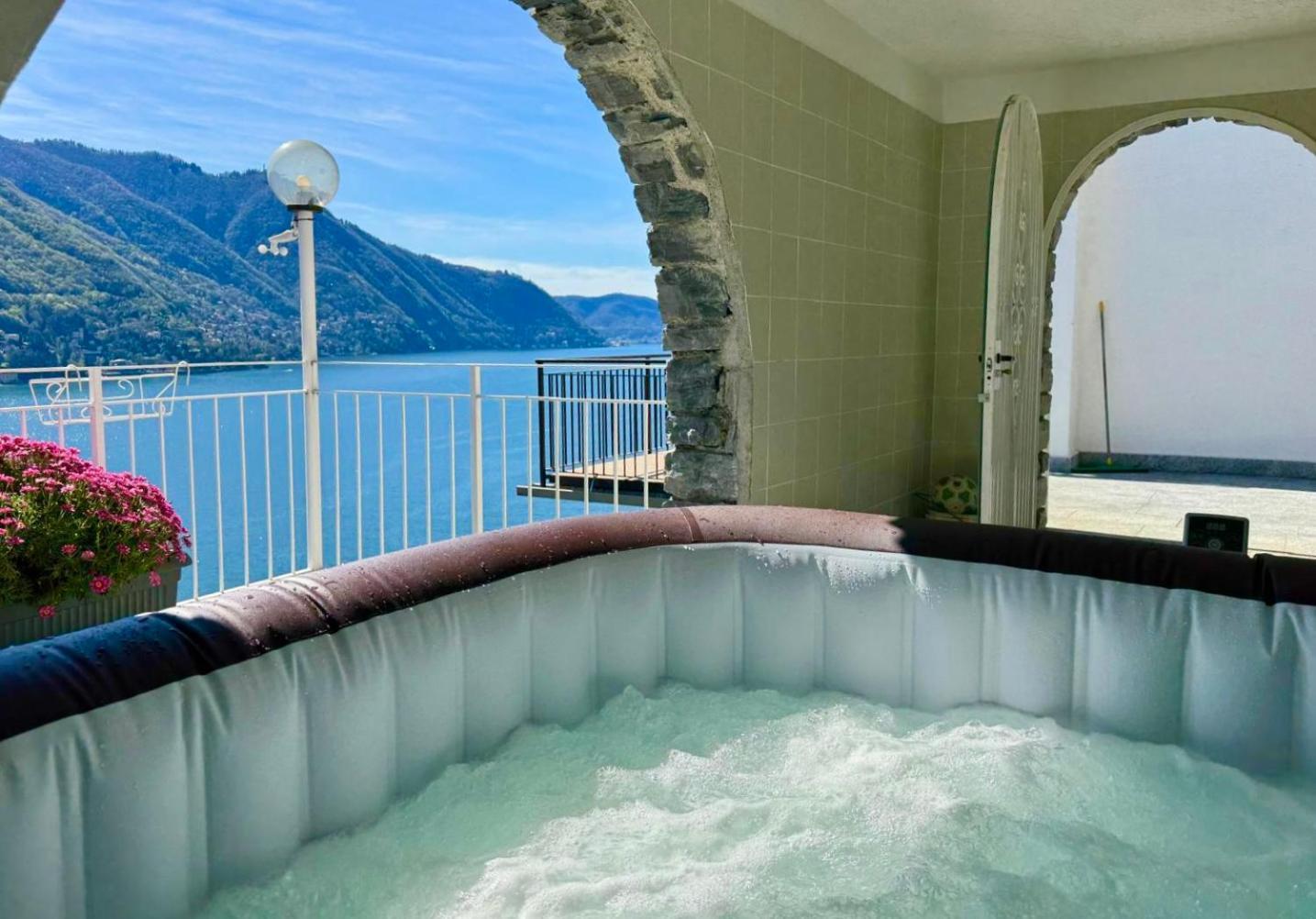 Villa Fantastica Carate Urio Exteriér fotografie